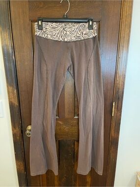 Vintage Bally Total Fitness Y2K Brown Flare Yoga Pants Zebra Waistband